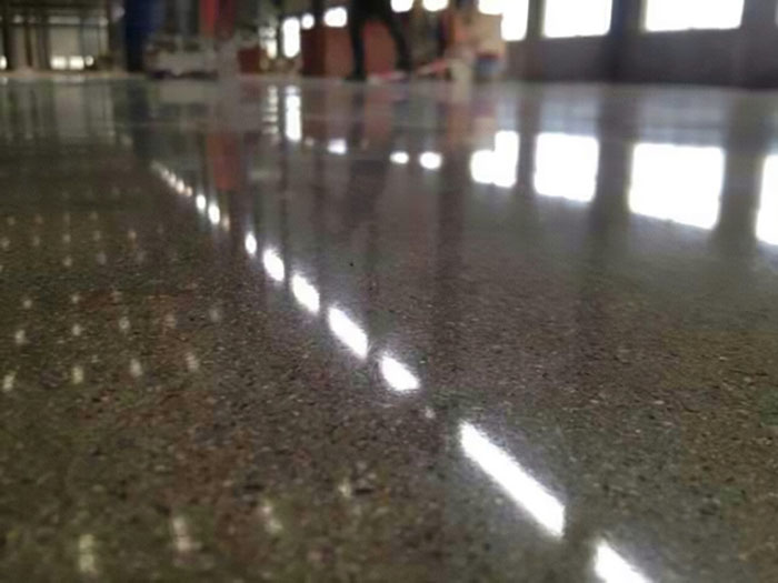 固化劑地坪施工研磨機：專業設備引領高效施工新風尚