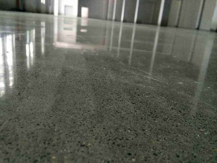 彩色地坪固化劑材料有毒嗎？